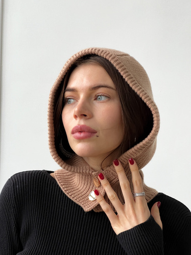 Капор у горіховому кольорі
